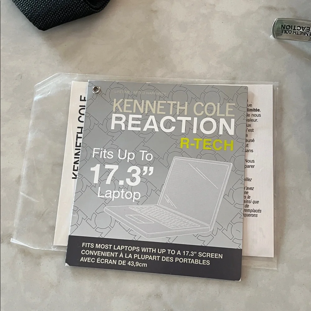 Kenneth Cole Reaction R-TECH  Laptop computer case fits up to 17.3” laptop new